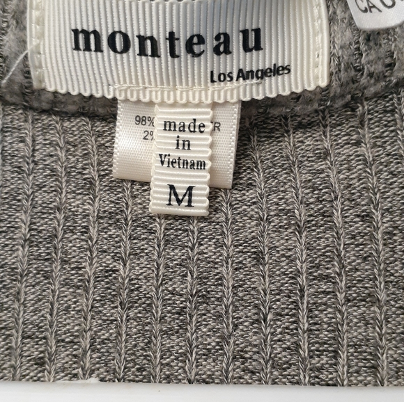 Women's Monteau brand lightweight knit grey dress with belt. Size medium. - Picture 2 of 3